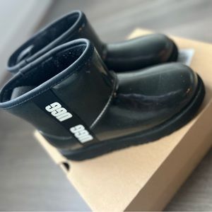Mini Clear UGG boot Big kids 4